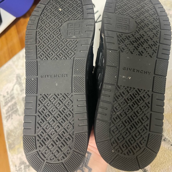 Givenchy 4G sneaker authentic - Picture 2 of 3